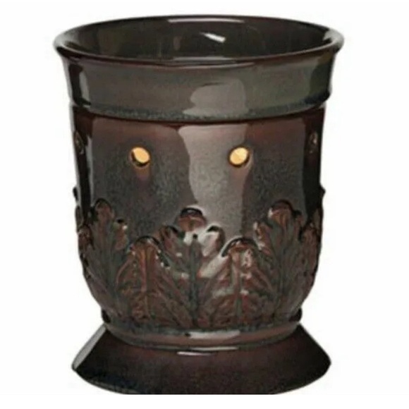 Brand new Full-Size Scentsy Wax Warmer Corinth in box with bulb - Picture 1 of 3